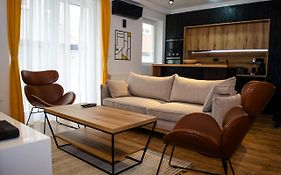 Lovely 1-Bedroom Rental Unit With Free Parking
